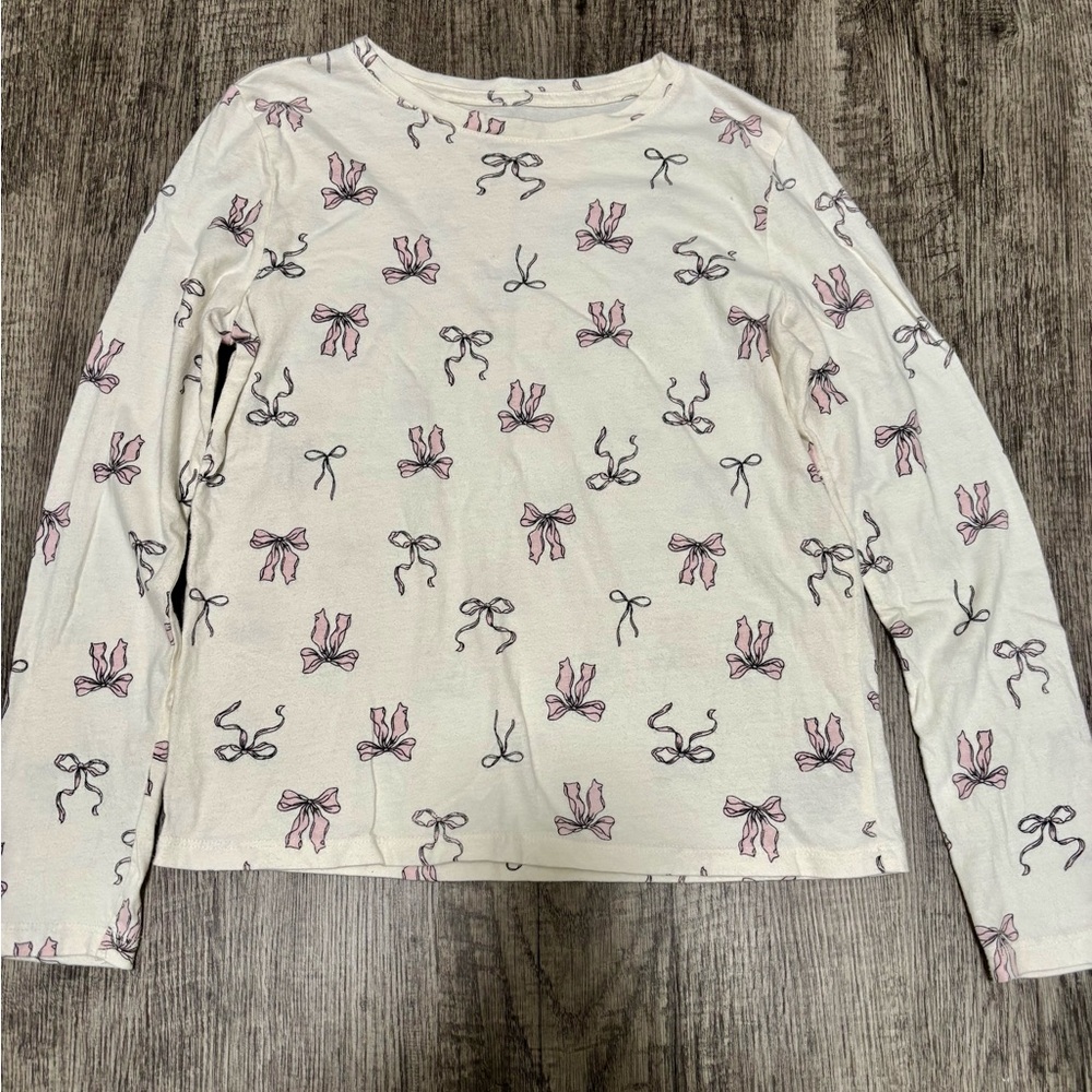 Old Navy White Tee with Pink and Black Bow Design